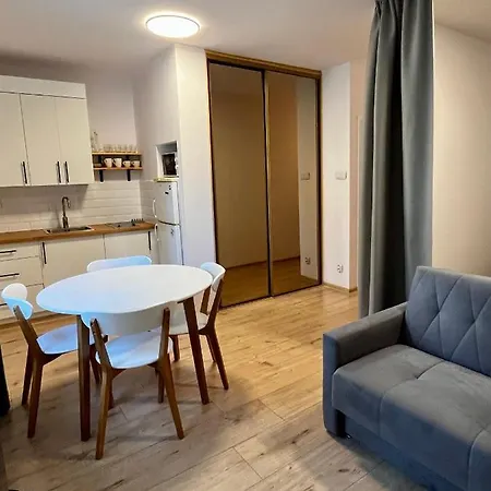 Ohmyhome - Hala Mirowska Warsaw