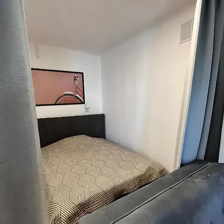 Apartamento Ohmyhome - Hala Mirowska *