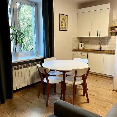 Apartamento Ohmyhome Hala Mirowska