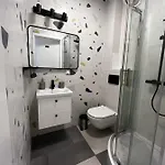 Ohmyhome - Hala Mirowska Apartman